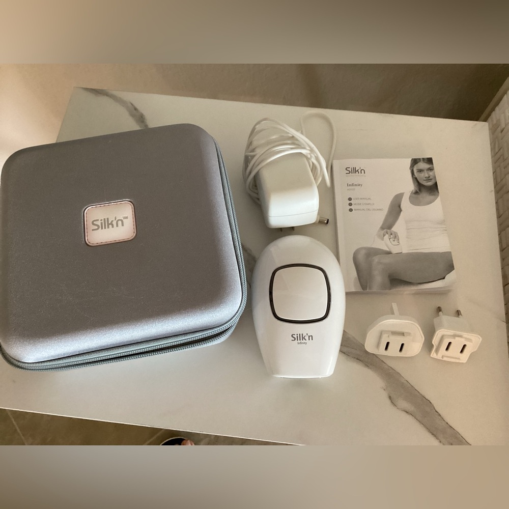 Silk'n Hair Removal Device with Silver Case